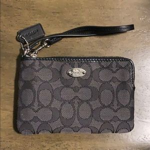 Coach wristlet wallet